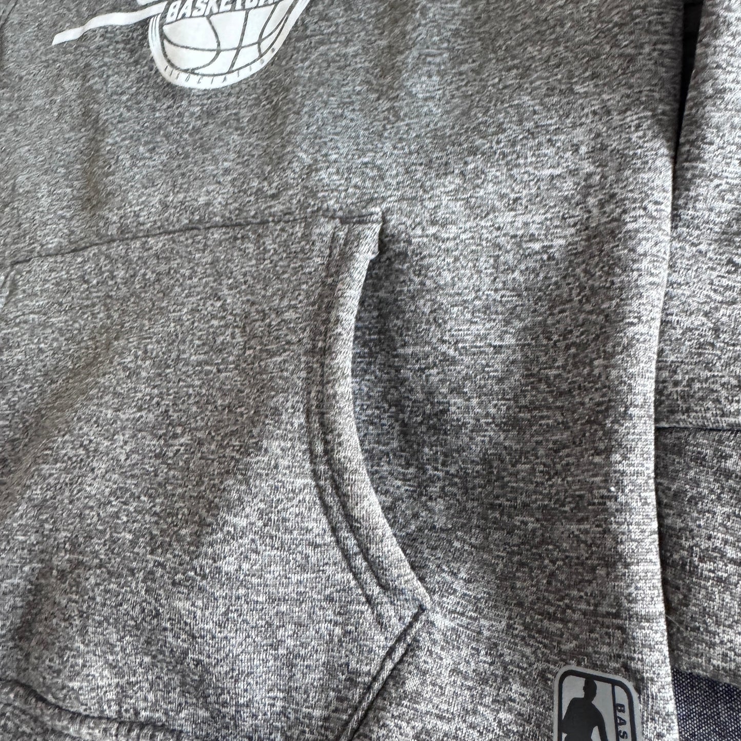 NBA Basketball Gray Fleece Performance Hoodie Youth Large (14-16) Men's Small