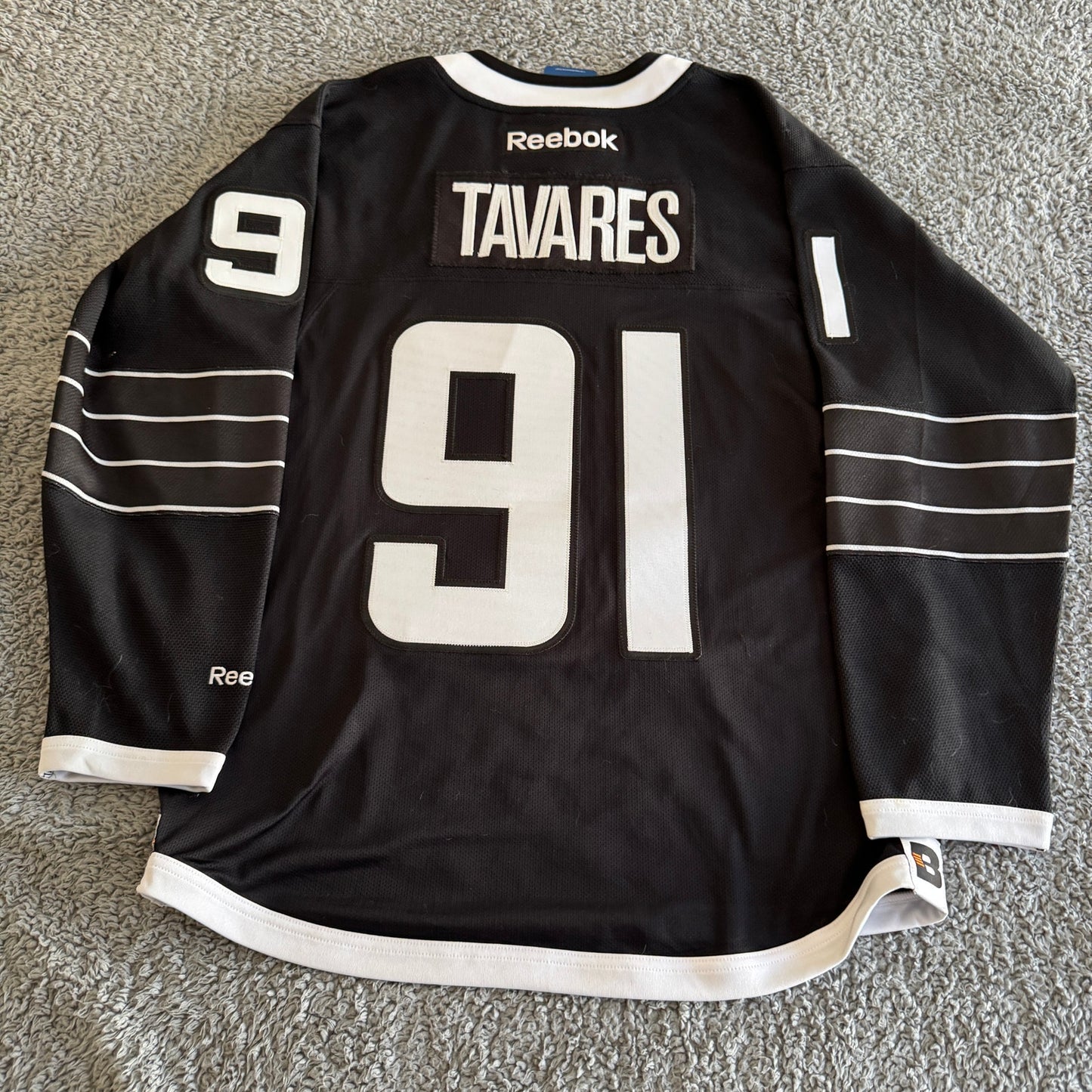 NWT 2015 Reebok John Tavares NHL New York Islanders Black Alt Hockey Jersey Sz S