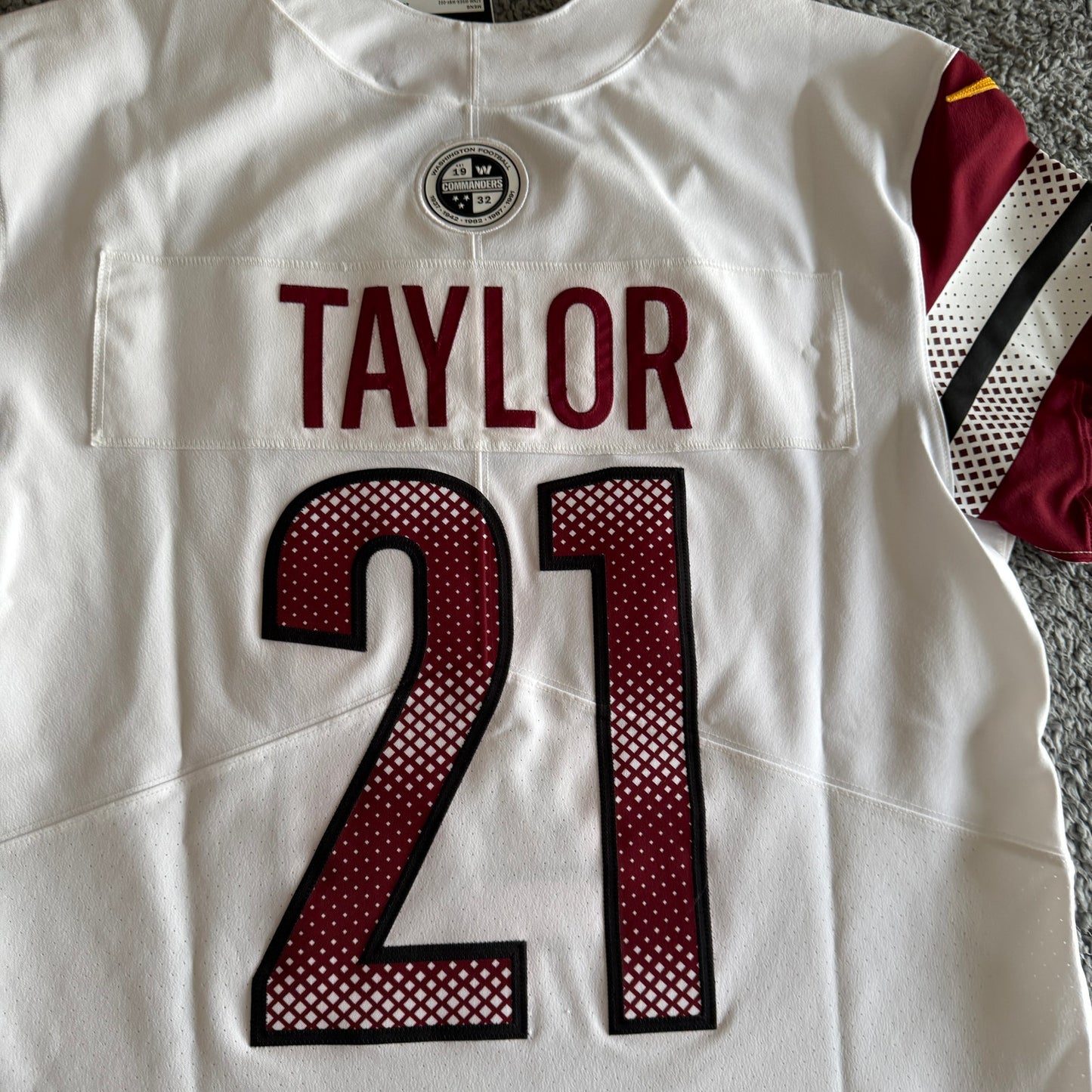NWT Nike Elite Sean Taylor NFL Washington Redskins #21 On Field Jersey Men's L