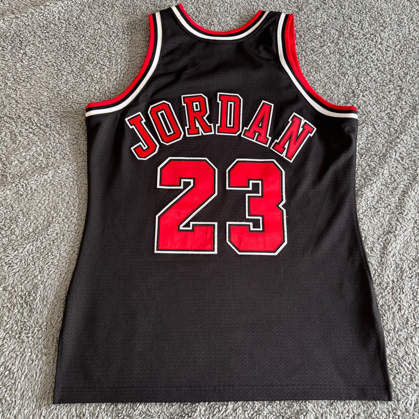 100% Authentic Michael Jordan Mitchell & Ness NBA Chicago Bulls 97-98 Jersey 44