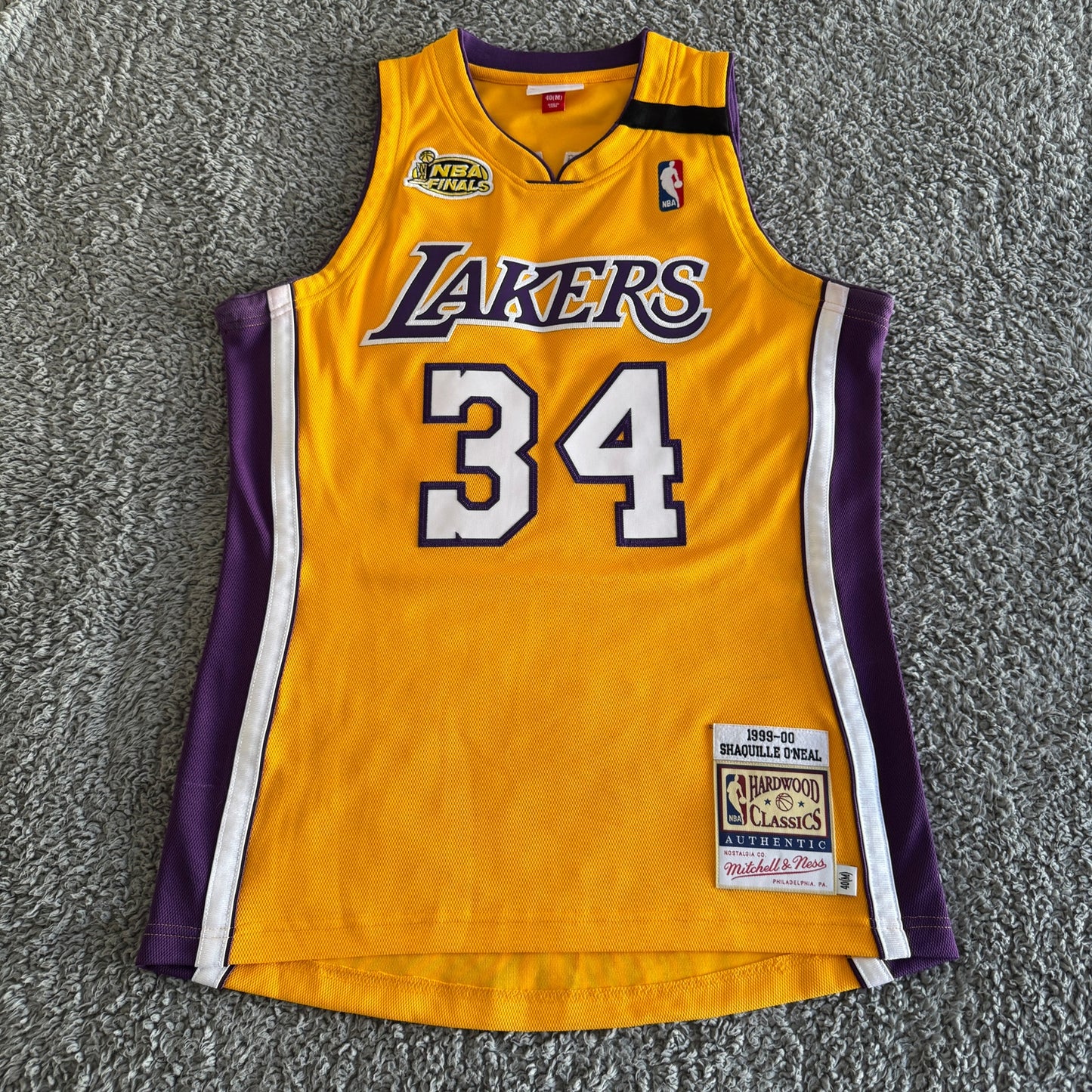 Mitchell & Ness 2000 Shaquille O'Neal NBA Los Angeles Lakers Finals Jersey 40-M