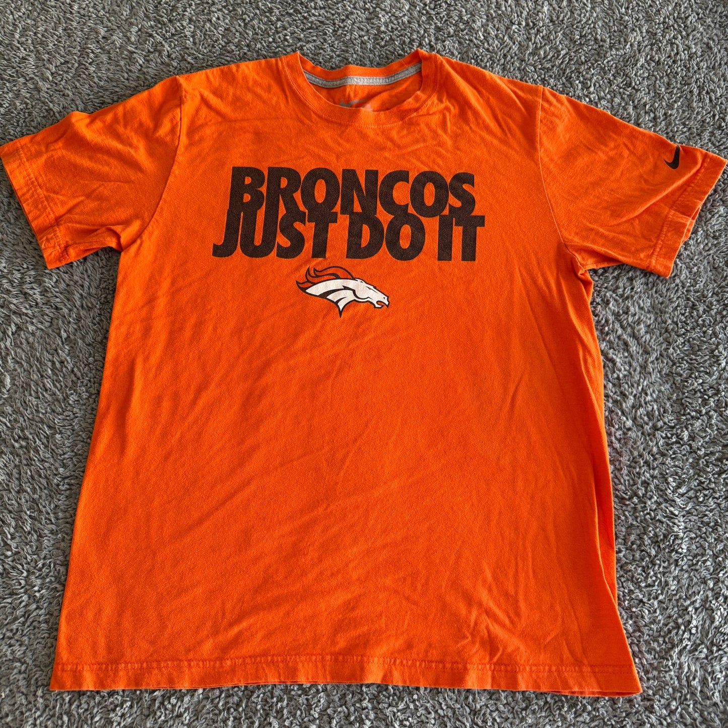 Nike NFL Denver Broncos Just Do It Logo Orange Short Sleeve Shirt Men's L