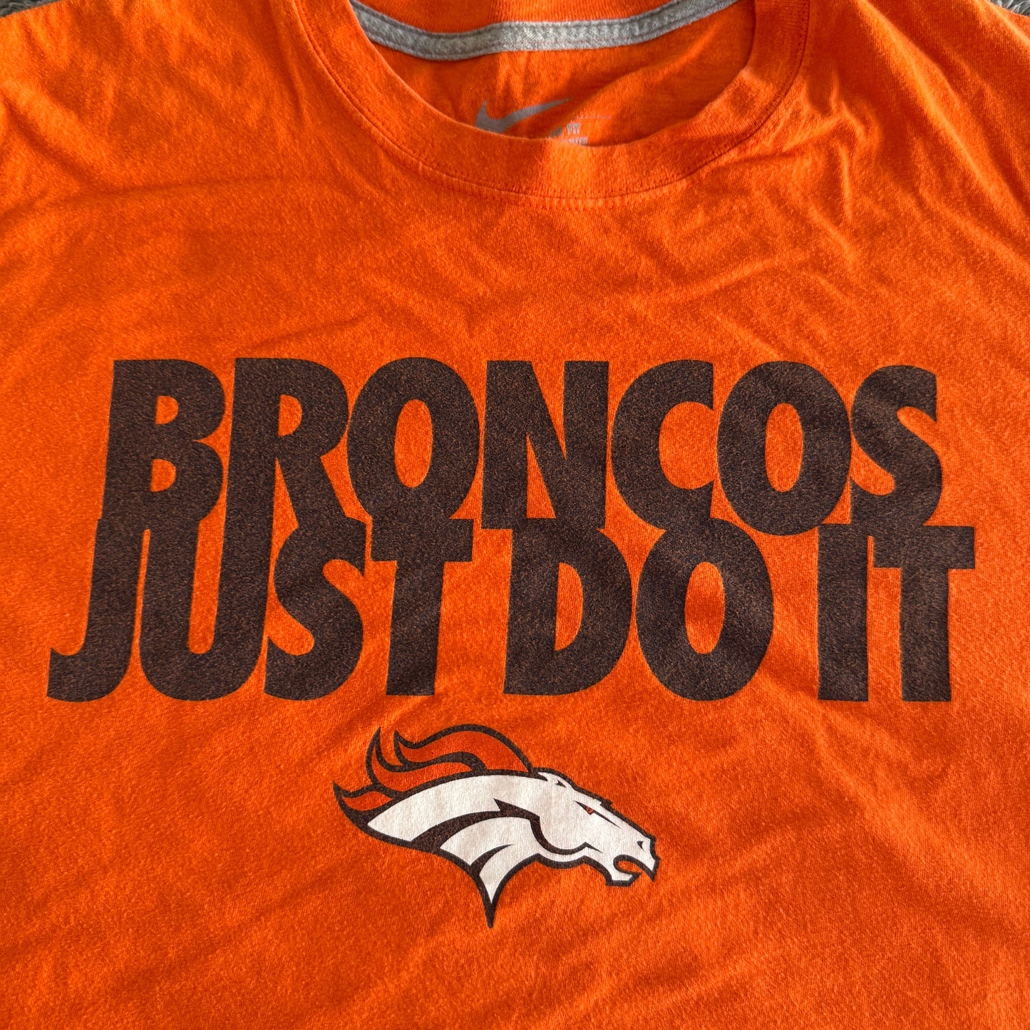 Nike NFL Denver Broncos Just Do It Logo Orange Short Sleeve Shirt Men's L