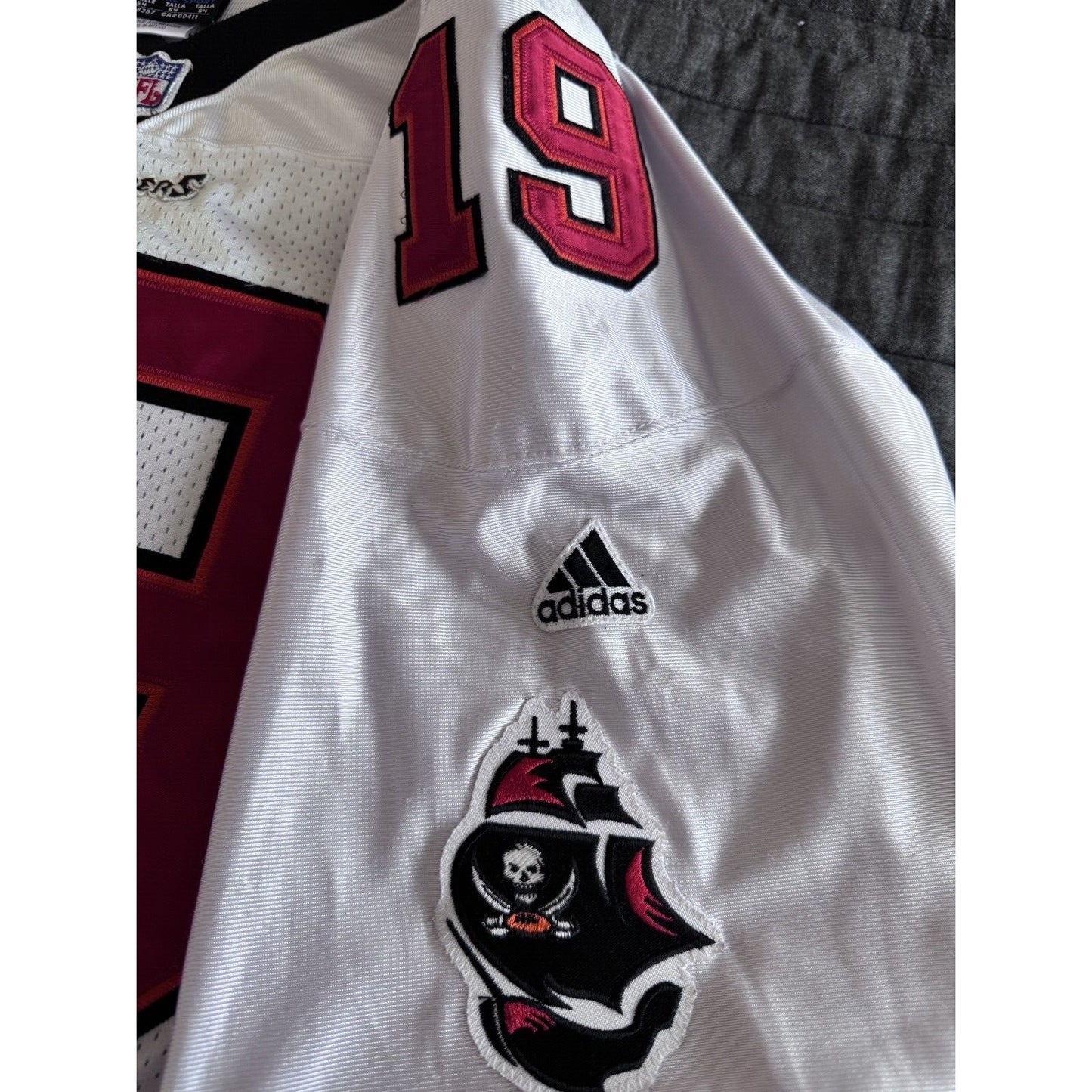 2000 Keyshawn Johnson NFL Tampa Bay Bucaneers Authentic Adidas Jersey 54 XXL Y2K