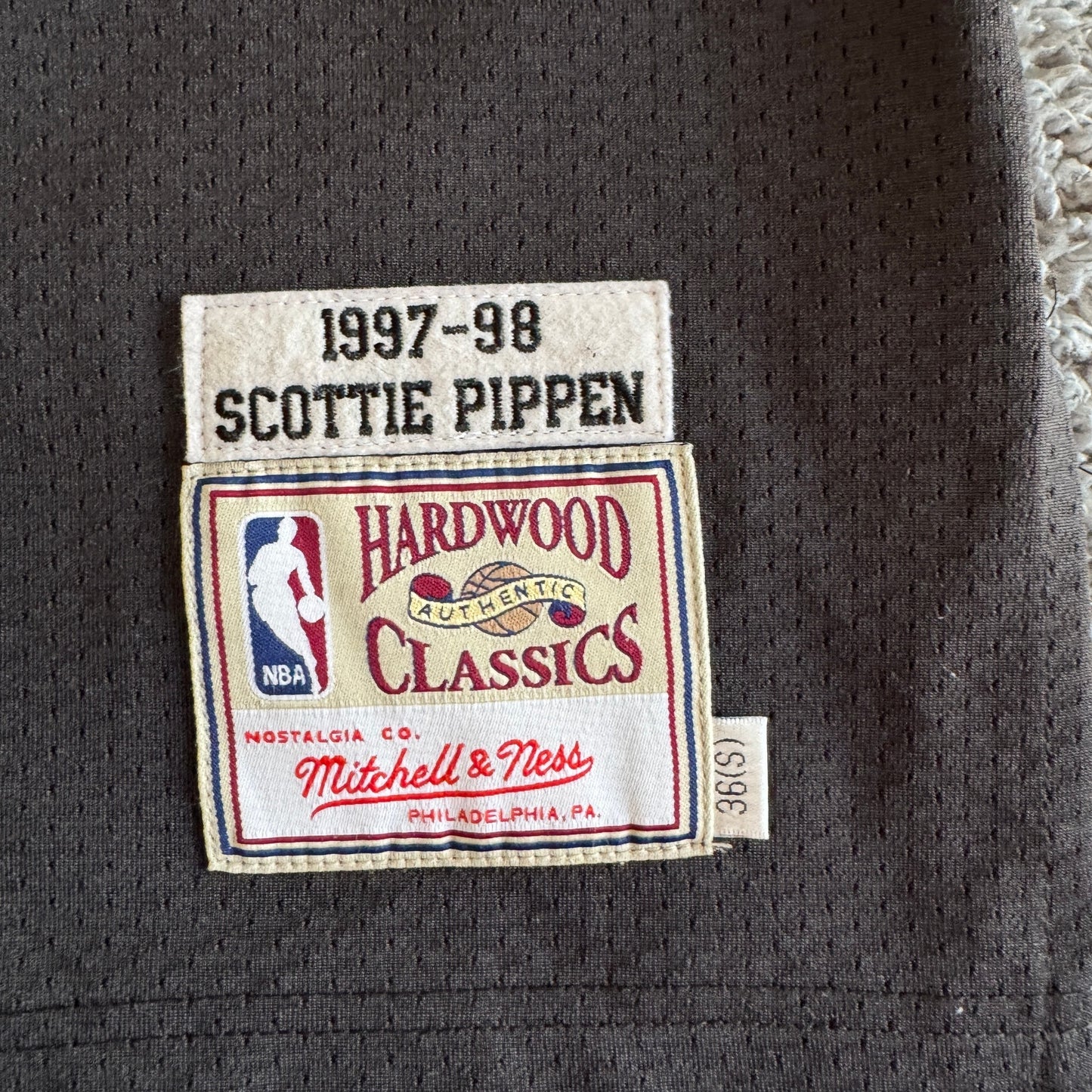 Authentic Mitchell & Ness Scottie Pippen NBA Chicago Bulls 97-98 Jersey 36 S