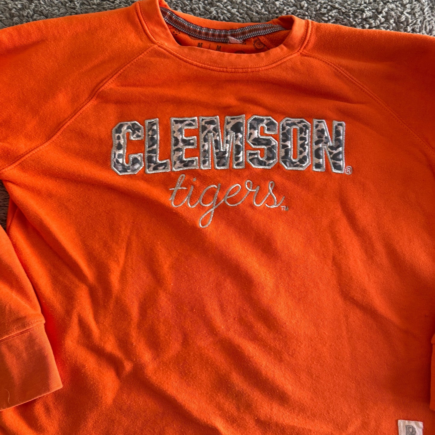 Pressbox NCAA Clemson Tigers Embroidered Long Sleeve Orange Sweatshirt Women's M