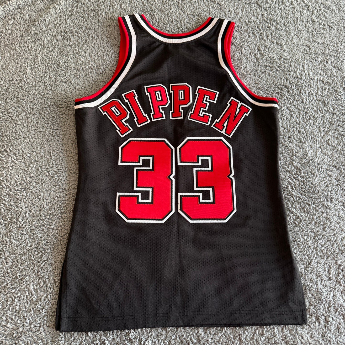 Authentic Mitchell & Ness Scottie Pippen NBA Chicago Bulls 97-98 Jersey 36 S