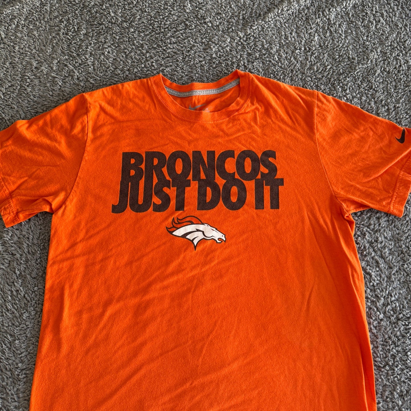 Nike NFL Denver Broncos Just Do It Logo Orange Short Sleeve Shirt Men's L